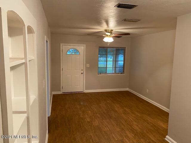 Foto del edificio - 5068 Kingsbury St
