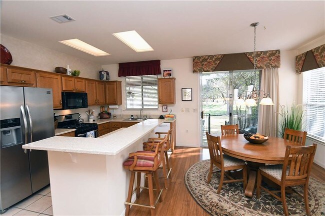 Foto del edificio - 108 Larkspur Ln