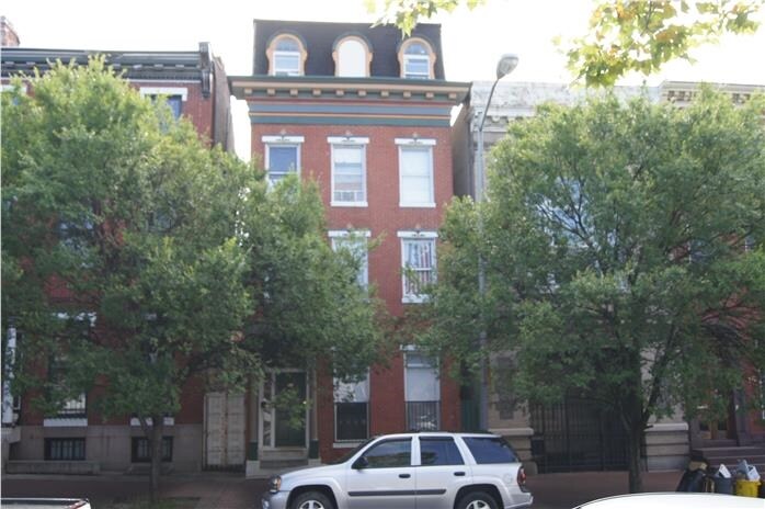 Primary Photo - 11 S Broadway