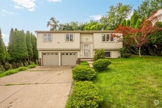 Building Photo - 1057 Evergreen Dr