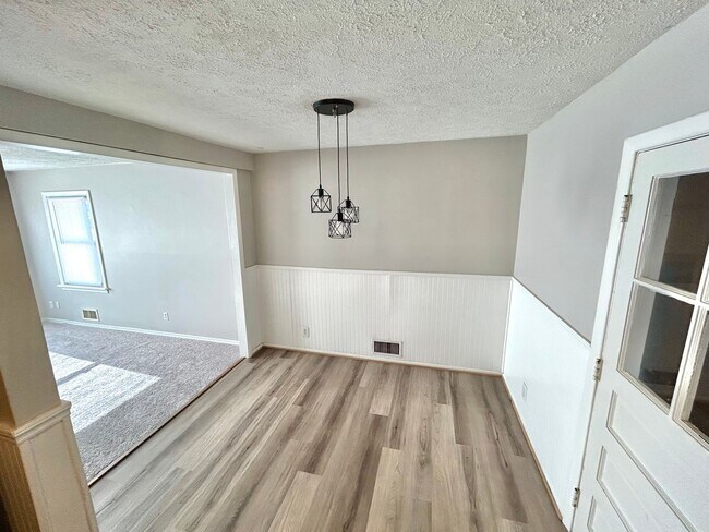 Foto del edificio - 110 E Gray St