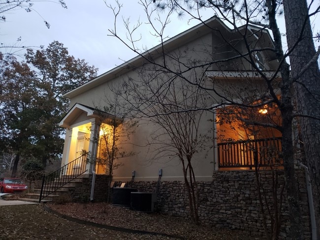 Building Photo - 80 Creekwood Ct