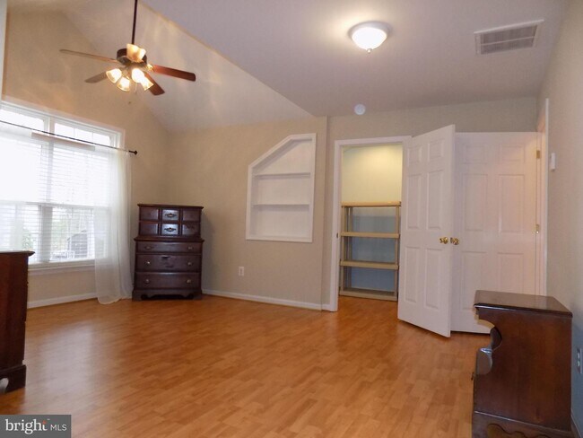 Building Photo - 3056 Whispering Dr