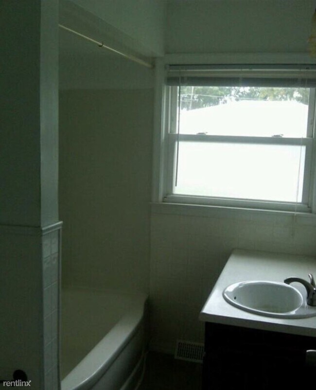 Building Photo - 3 br, 1.5 bath House - 505 E Hudson Ave