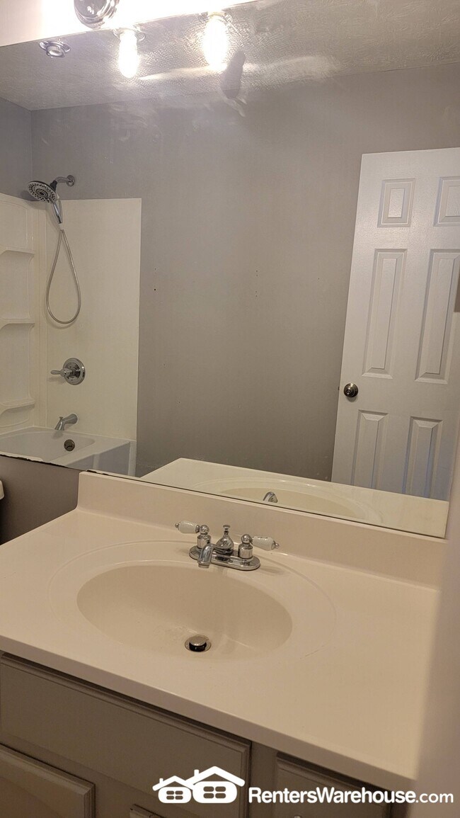 Foto del edificio - 4025 Hancock Cir