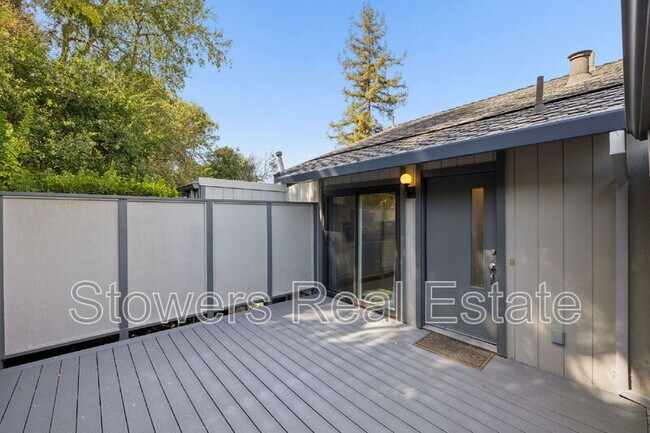 Foto del edificio - 1463 Ashwood Dr