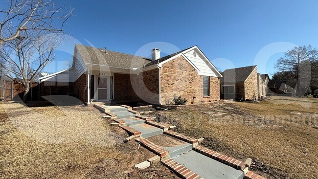 Foto del edificio - 5309 Greenbrook Dr