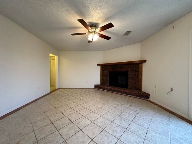 Foto del edificio - * Move-In Special * Gorgeous 3 Bed / 2 Bat...