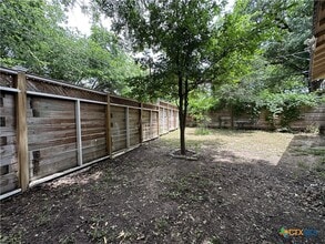 Building Photo - 420 W San Antonio St