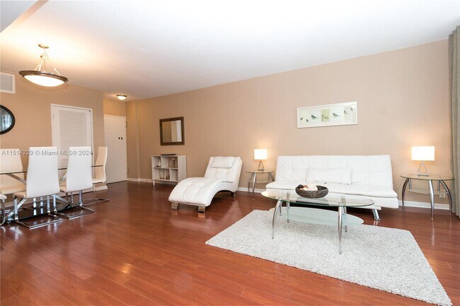Building Photo - 3001 S Ocean Dr
