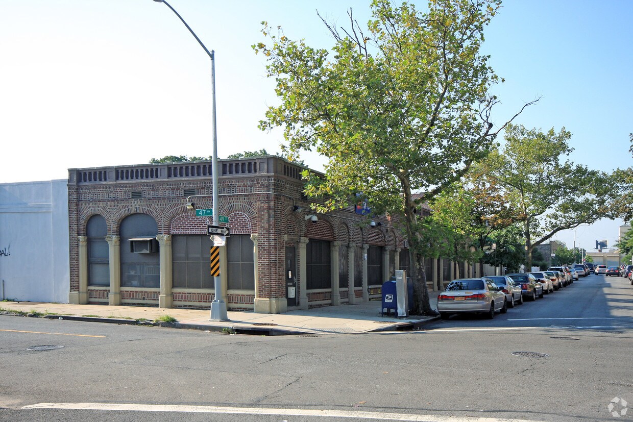Primary Photo - 47-01 49th St