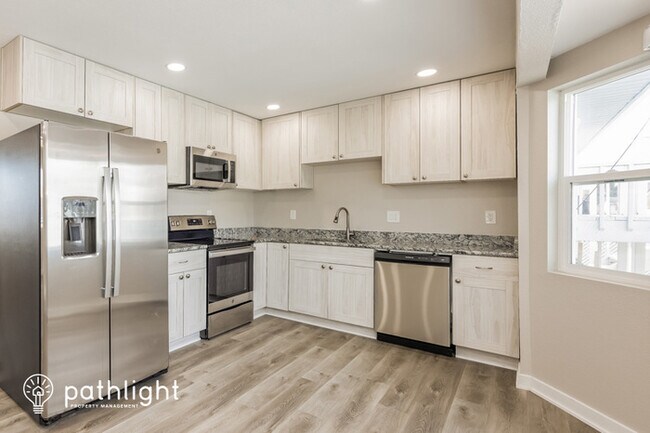 Building Photo - 906 Arrawanna Street, Colorado Springs, CO...