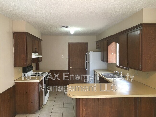 Building Photo - 513 NW 114th St