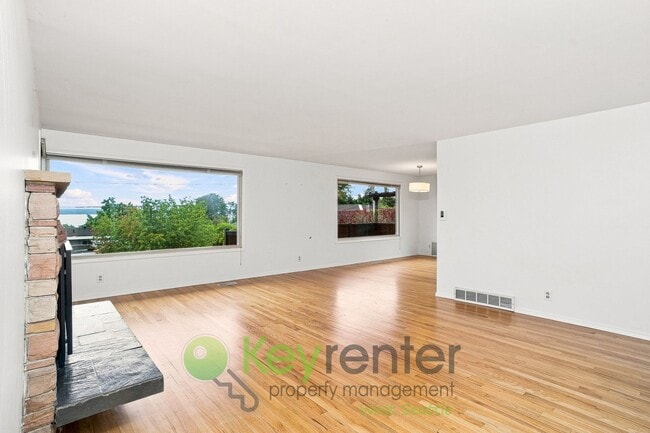 Building Photo - 924 S 226th Pl