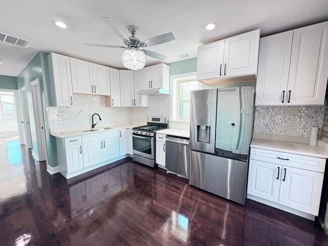 Foto del edificio - 2026 W McLean Ave