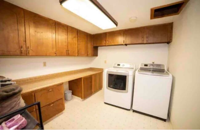 Foto del edificio - 2508-213a 13A St SW