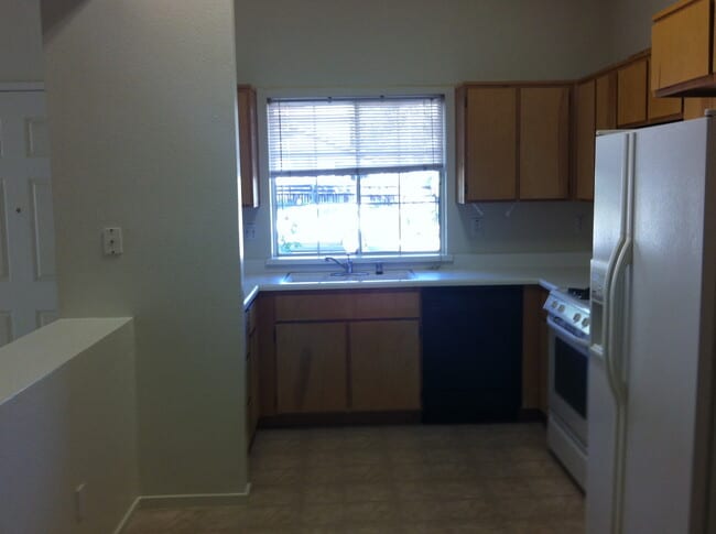 Building Photo - 3 Bedroom 2 Bath Home in Mace Ranch-$500 off 1st Month's Rent