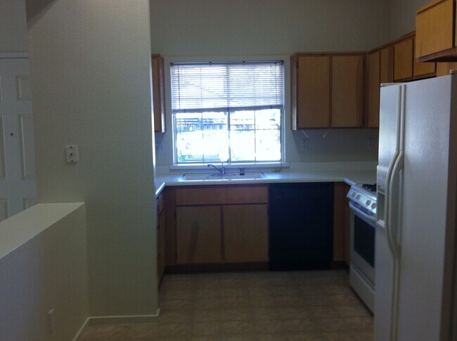 Foto del edificio - 3 Bedroom 2 Bath Home in Mace Ranch
