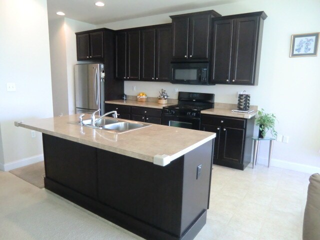 Foto del edificio - 2128 Red Fox Dr