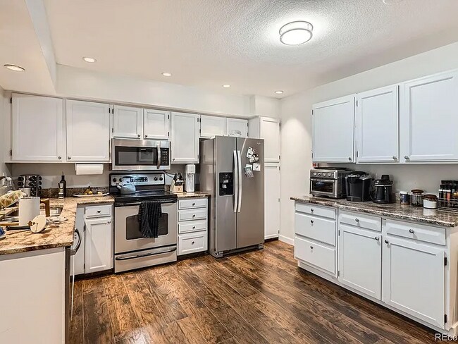 Foto del edificio - 7198 Eaton Ct