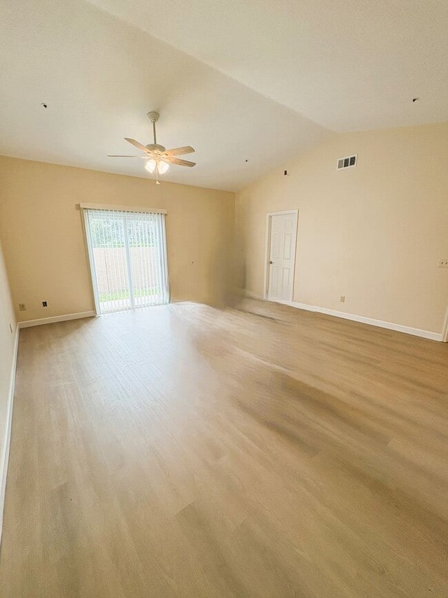 Building Photo - 519 Carambola Ave
