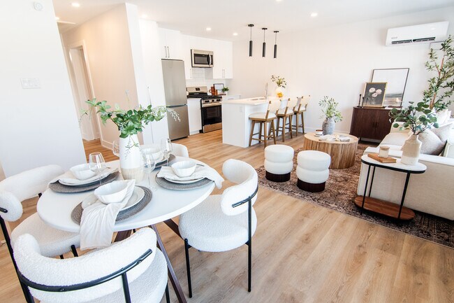 Building Photo - Unit 1B | Upper Level | 2 Bedroom, 1 Bathroom