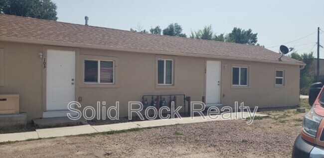 Foto del edificio - 2403-2413 E Saint Vrain St