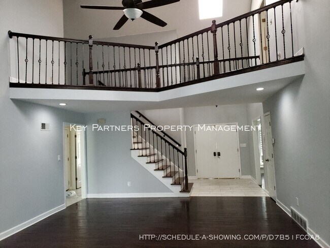 Foto del edificio - 8620 W 117th - SPACIOUS and Updated!