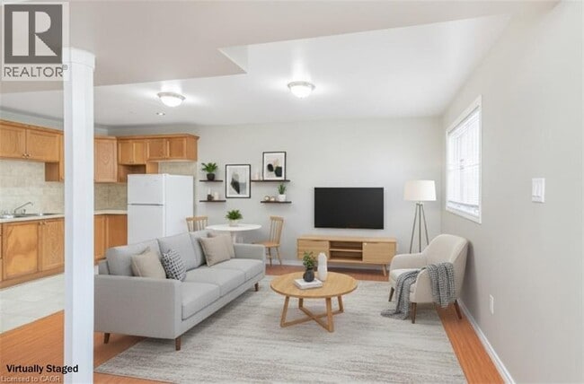 Photo du bâtiment - 100 Burlington St E