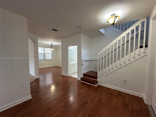 Foto del edificio - 3370 NE 14th Dr