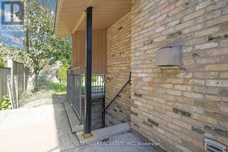 Building Photo - 106 Nipigon Ave