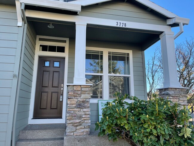 Building Photo - Lovely Traditional across from Park, 2 car...