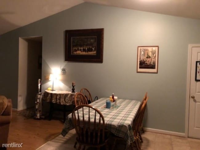 Building Photo - 3 br, 2 bath House - 177 Lakeshore Dr