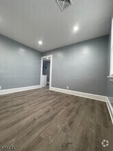 Building Photo - 58 Sidney St
