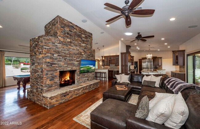 Building Photo - 4717 E Rockridge Rd