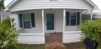 Building Photo - 123 Lilly St