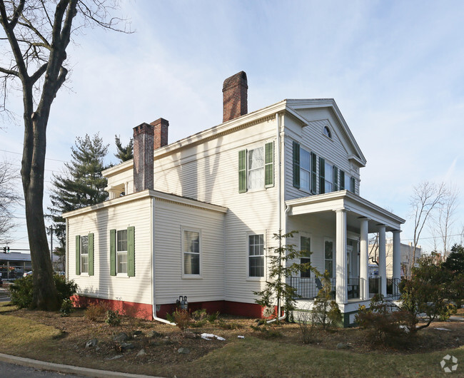 Building Photo - Onderdonk House Apartments