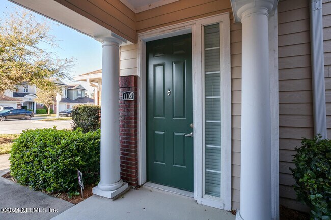 Building Photo - 2014 Pond Ridge Ct