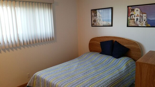 Foto del edificio - Partially Furnished 2-bedroom, 1 bathroom ...