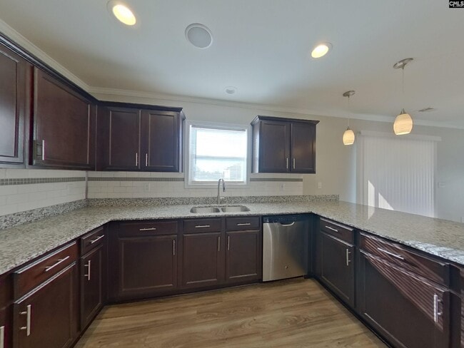 Building Photo - 309 Finch Ln