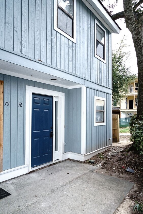 Primary Photo - Cozy Two Bedroom Townhouse