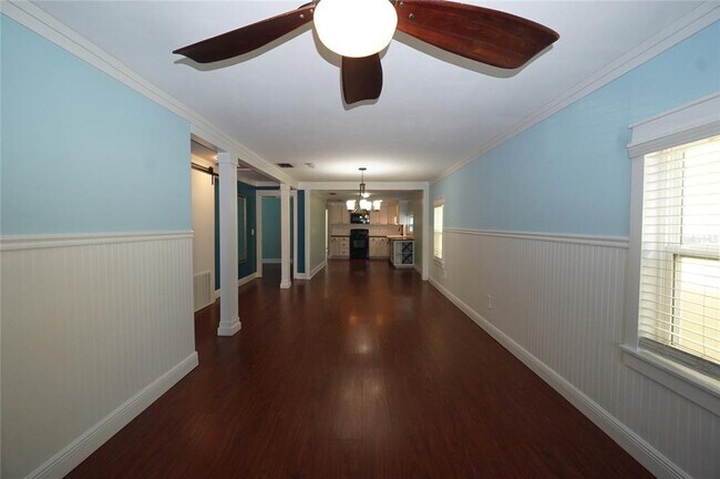 Foto del edificio - 2546 W Main St
