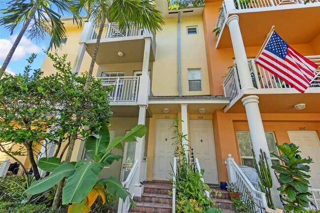 Building Photo - 302 SW 14th Ave
