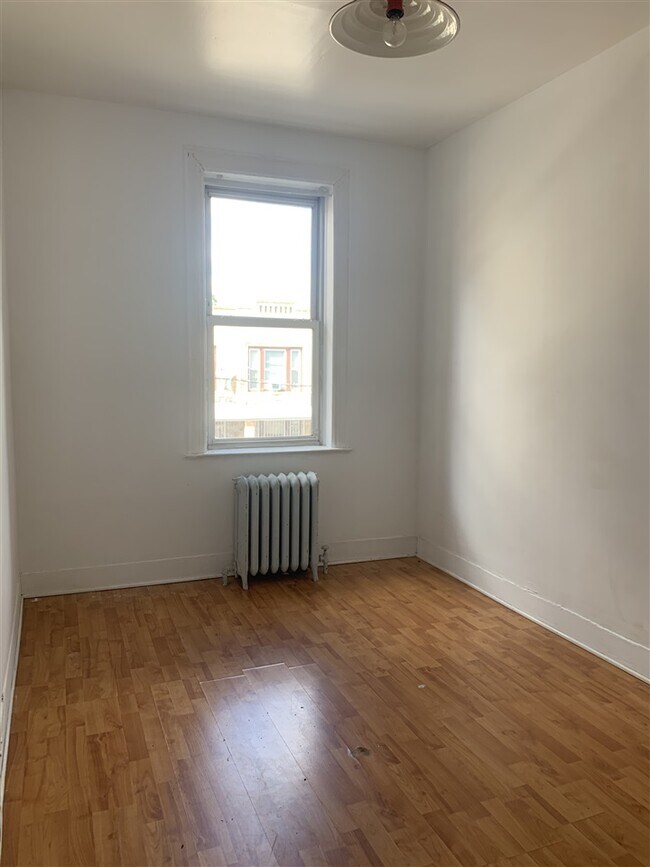 Building Photo - 37 64th St