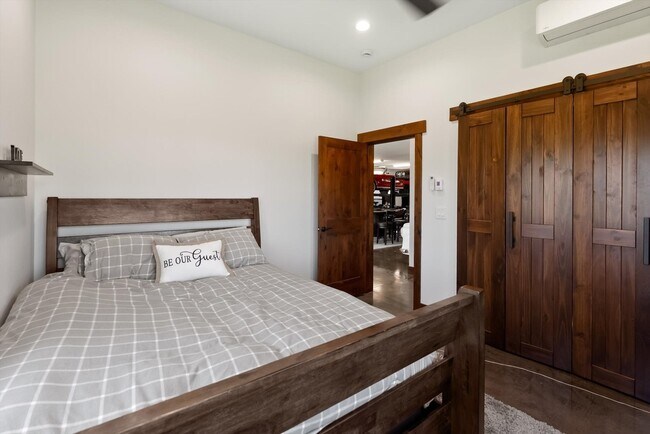 Foto del edificio - 126 Starfire Ct