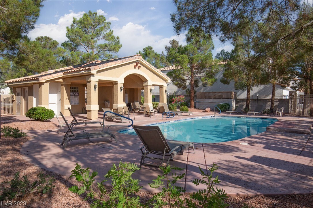 Building Photo - 3435 Creek River Dr