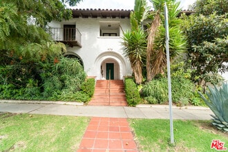 Building Photo - 476 Landfair Ave