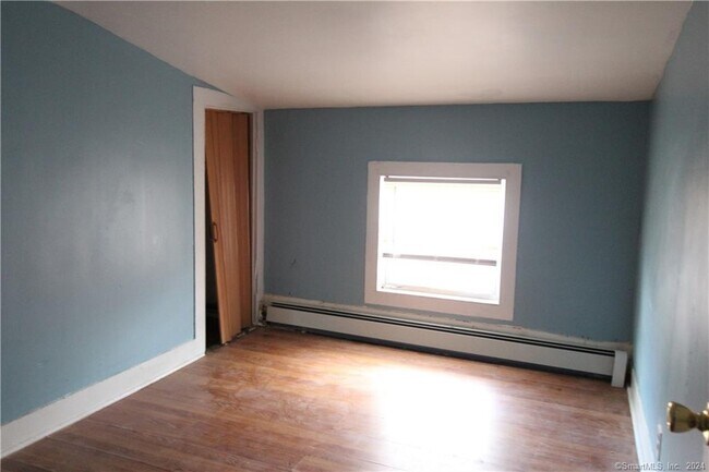 Building Photo - 35 Wolcott St