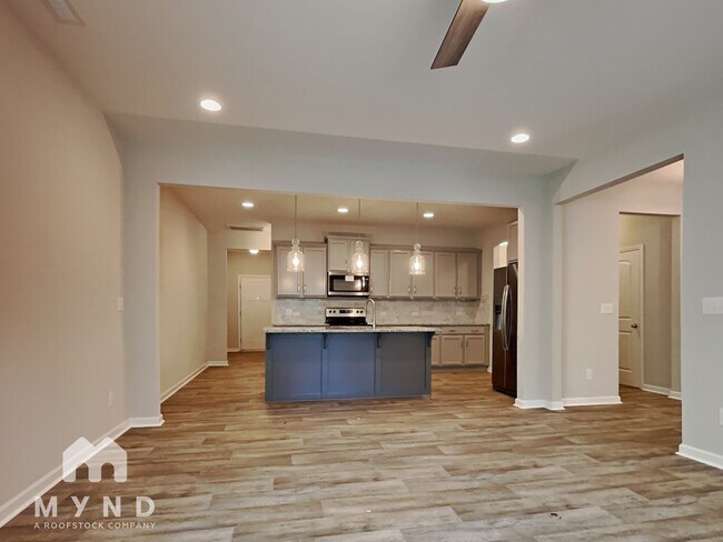 Foto del edificio - 8645 River Ridge Dr