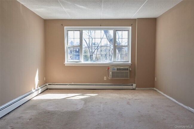 Foto del edificio - 2 Consulate Dr